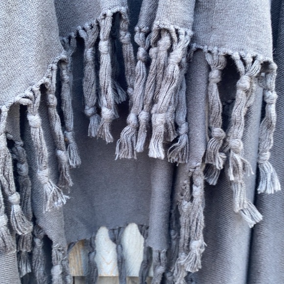 Garnet Hill Open front sleeved cape - Picture 4 of 9